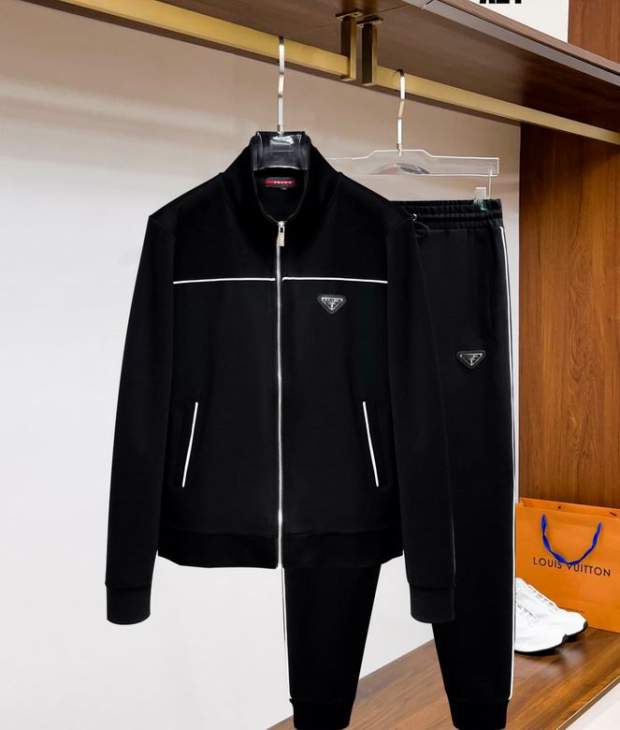 Picture of Prada Sweater Suits _SKUPradaM-3XL12yn32241875